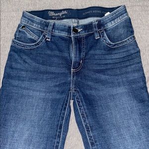 Women’s wrangler riding boot cut jeans!